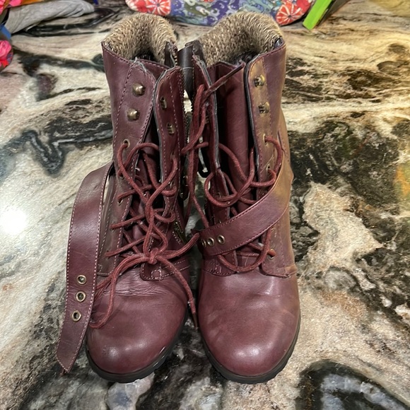 Just Fab Burgundy Ankle Boots - Picture 1 of 6